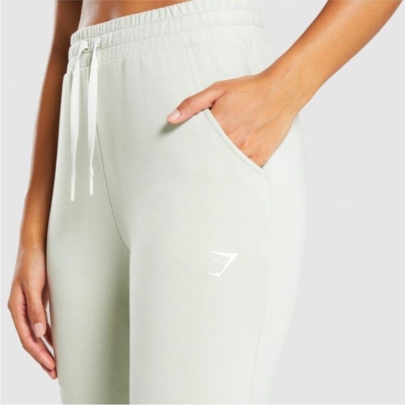 Gymshark🦈 Pippa Training Pullover and Joggers - Picture 5 of 9